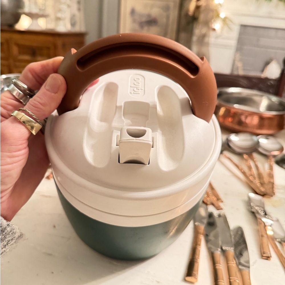 Vintage Igloo Insulated Cooler Beverage Jug - Picture 4 of 6